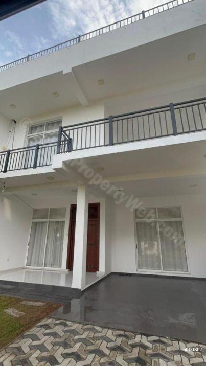 House for sale in Rathmalana