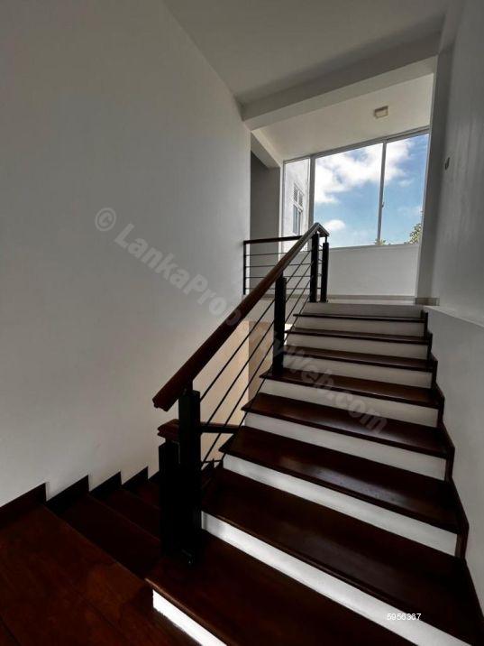 House for sale in Rathmalana