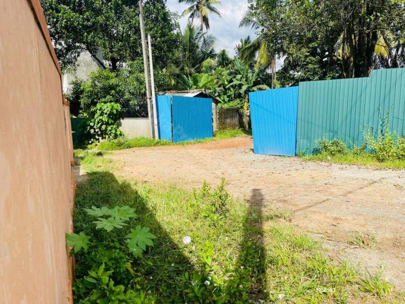 Bare Land for sale in Malabe