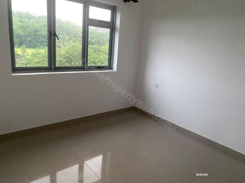 Apartment for sale in Kahathuduwa