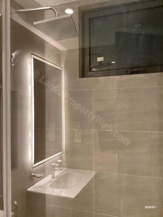 Bathroom - Apartment for rent in Colombo 2