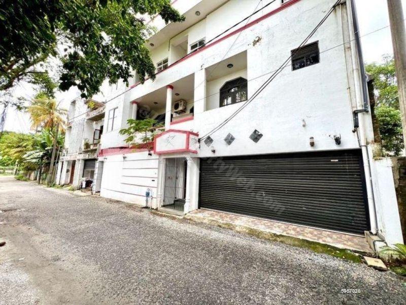 Exterior - House for rent in Colombo 5