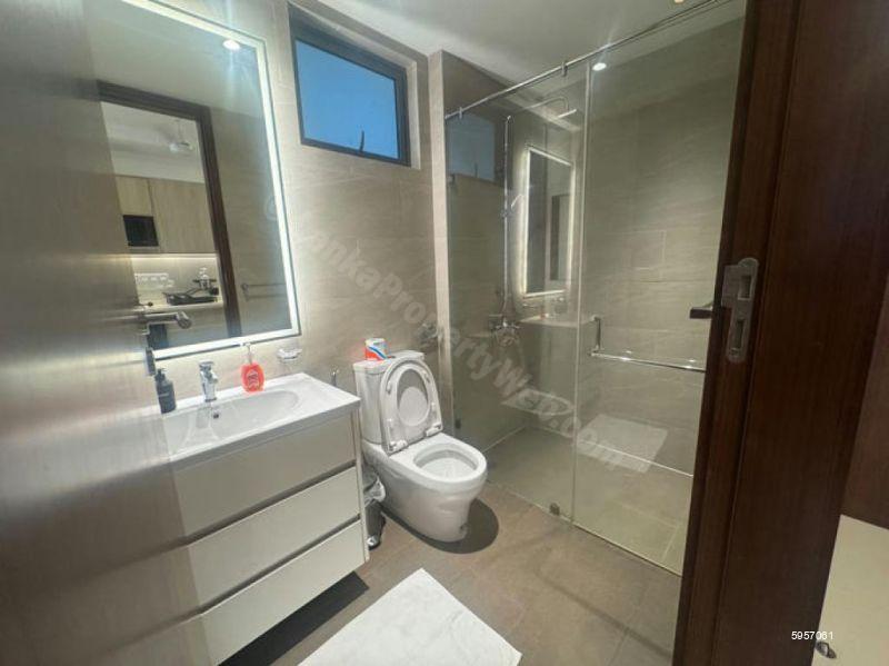Bathroom - Apartment for rent in Colombo 2