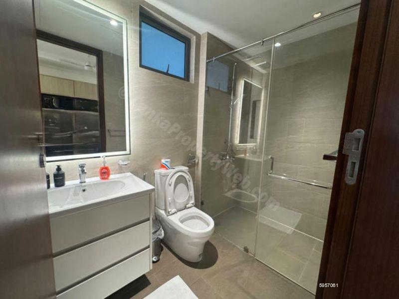 Bathroom - Apartment for rent in Colombo 2