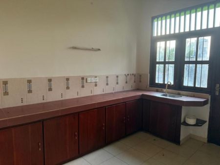 Kitchen - (NH668) 2 Storey 7 Bedroom House for Sale in Rathmalana