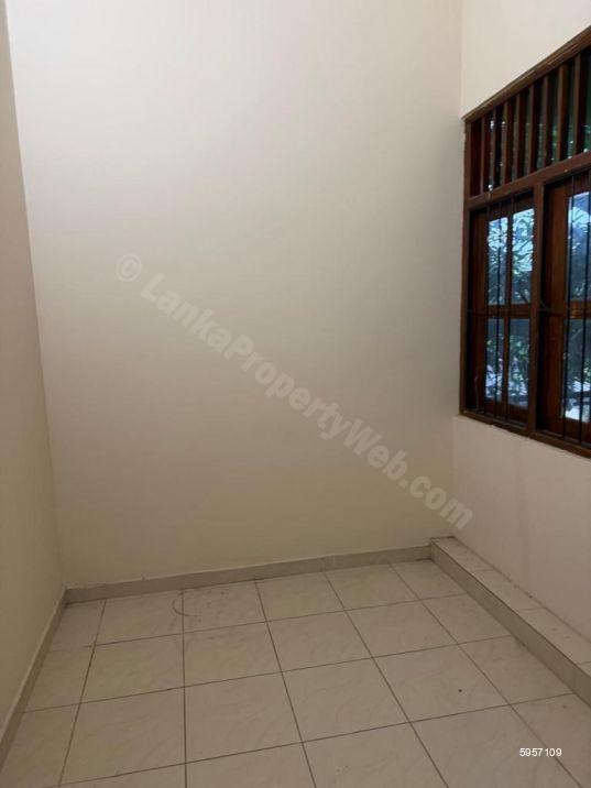 House for sale in Rathmalana