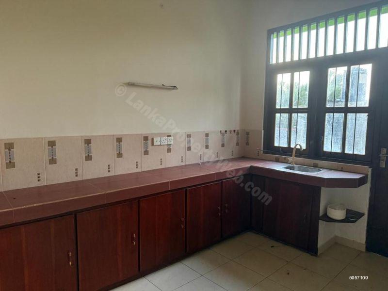 Kitchen - House for sale in Rathmalana