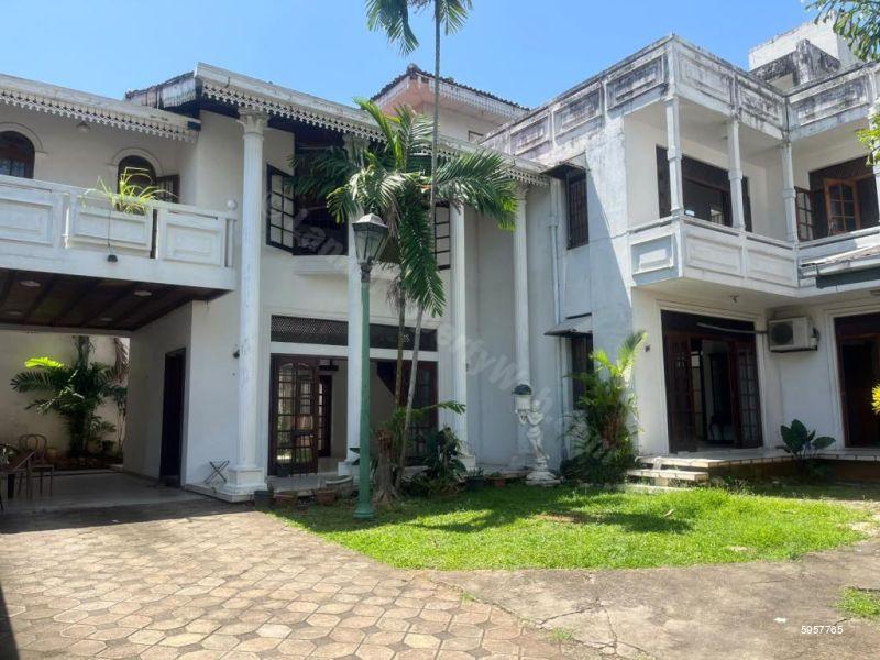Exterior - House for rent in Colombo 5