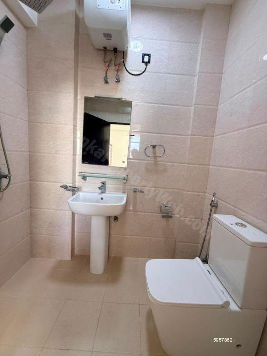 Bathroom - Apartment for rent in Colombo 6