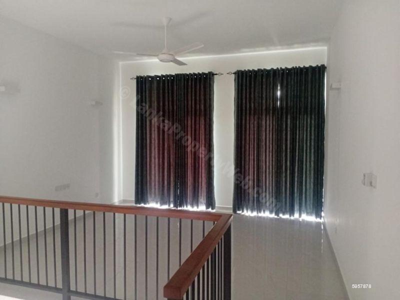 House for sale in Gampaha