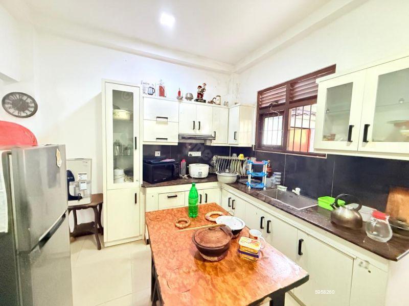 Kitchen - House for sale in Pannipitiya