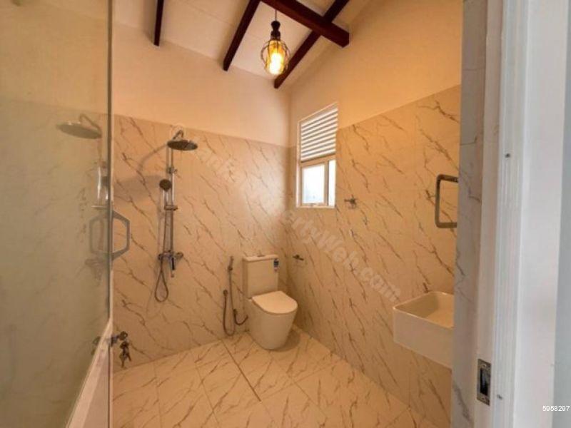Bathroom - House for sale in Biyagama