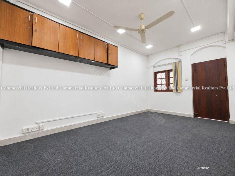 Commercial for rent in Colombo 4