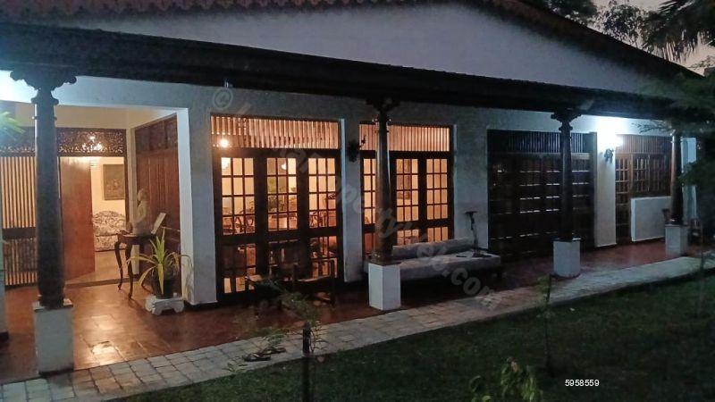 Exterior - House for rent in Mount Lavinia