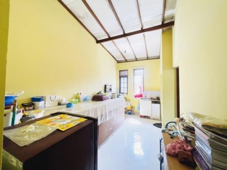 Kitchen - Two Story House for sale in Moratuwa Rawathawatta