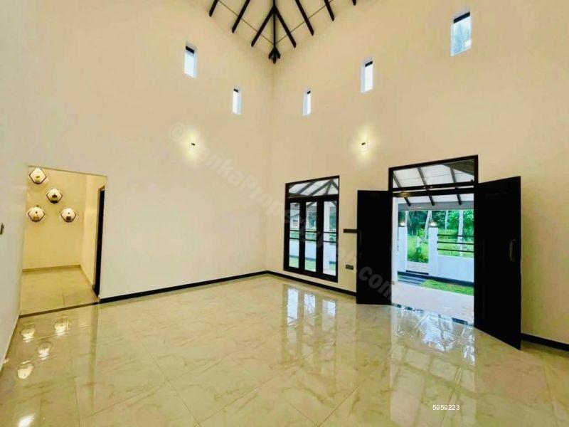 House for sale in Negombo