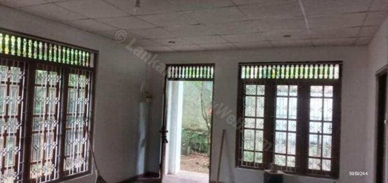 House for sale in Gampaha