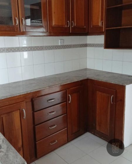 Kitchen - House for rent in Colombo 5 