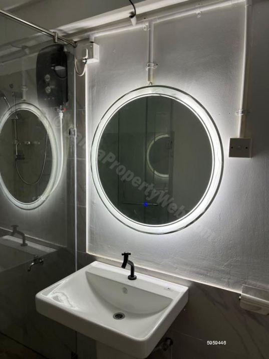 Bathroom - House for rent in Nugegoda