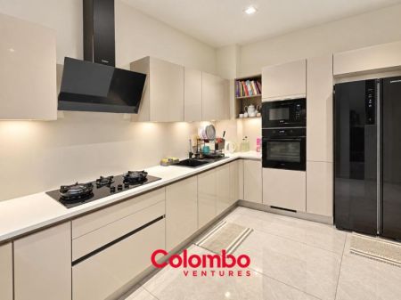 Kitchen - 606 THE ADDRESS – 3 Room 32nd Floor Tower 2 Fully Furnished Luxury Apartment for SALE – Galle Road, Col.3 (AS347)
