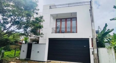 Exterior - Spacious 4 Bedroom house for rent in Thalawathugoda