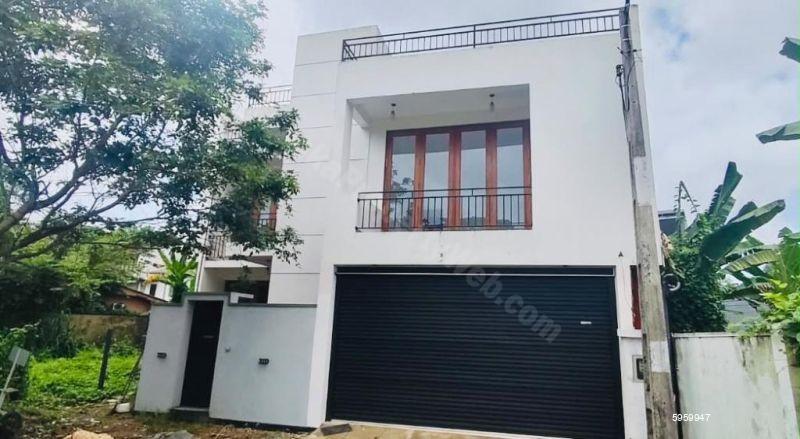 Exterior - House for rent in Thalawathugoda