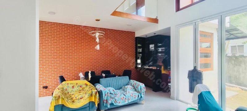Living Room - House for rent in Thalawathugoda