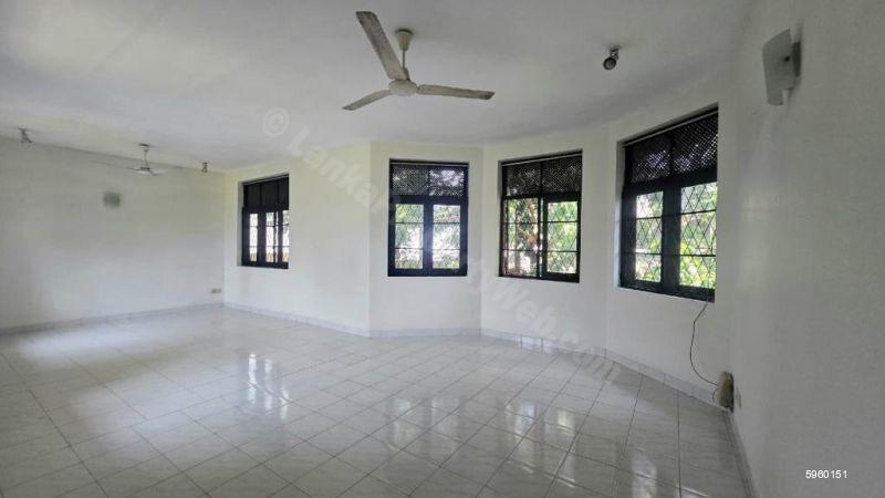 Studio for rent in Colombo 5