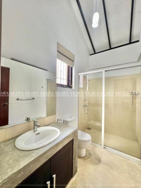 Bathroom - 5,500 Sq.ft Semi - Furnished House for Rent - HL52136