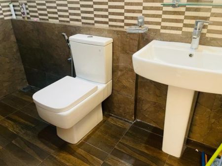 Bathroom - 3,000 sq.ft Furnished House for Rent - HL55967
