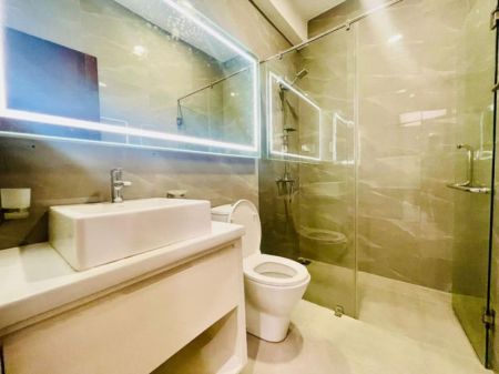 Bathroom - Apartment for sale in Colombo 4 for Rs. 69 million