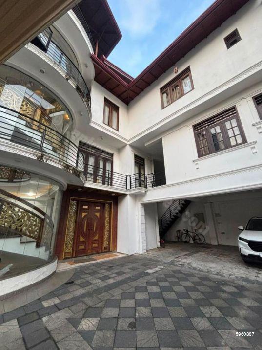 House for sale in Colombo 3