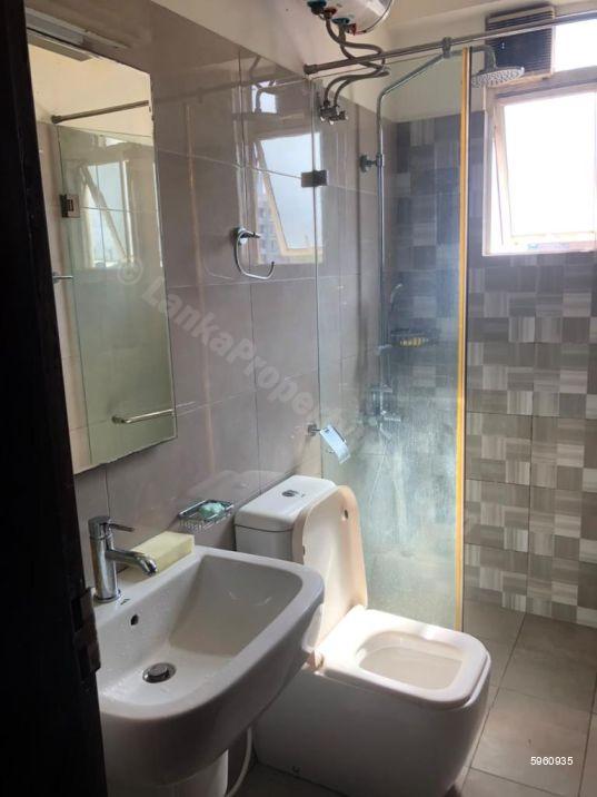 Bathroom - House for rent in Dehiwala
