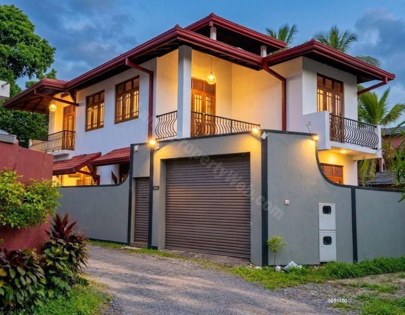 Exterior - House for rent in Thalawathugoda