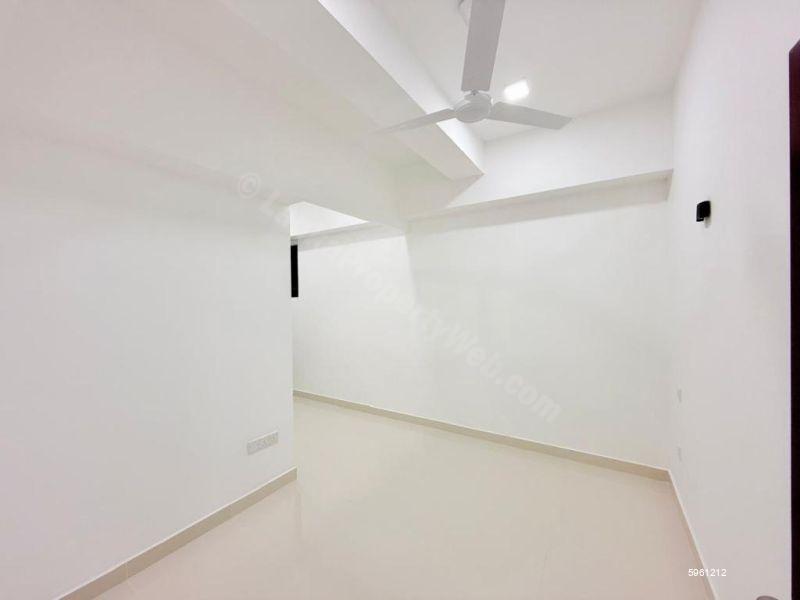 Bathroom - Apartment for sale in Colombo 3