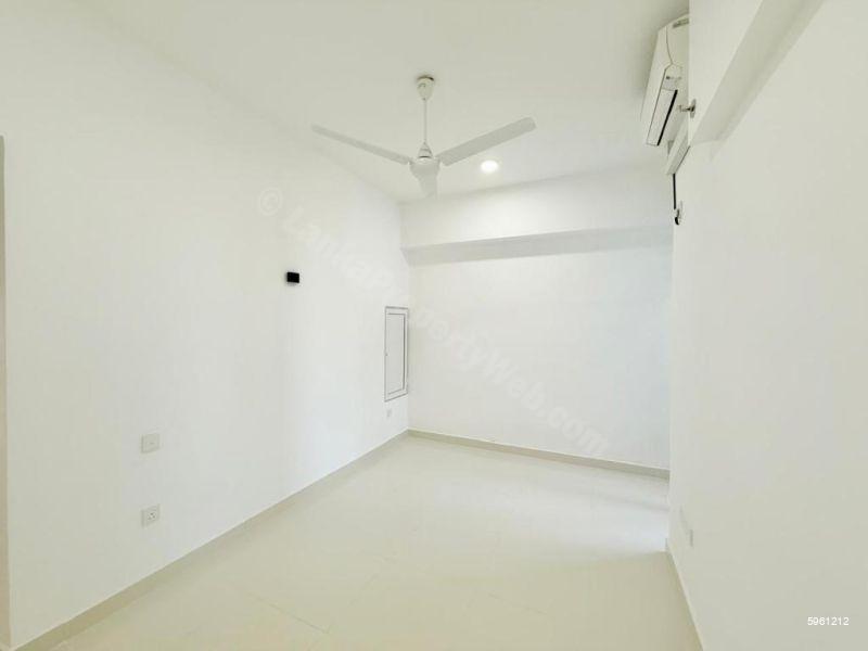 Bathroom - Apartment for sale in Colombo 3