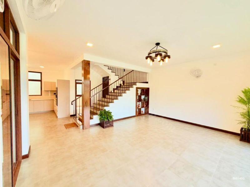 House for sale in Thalawathugoda