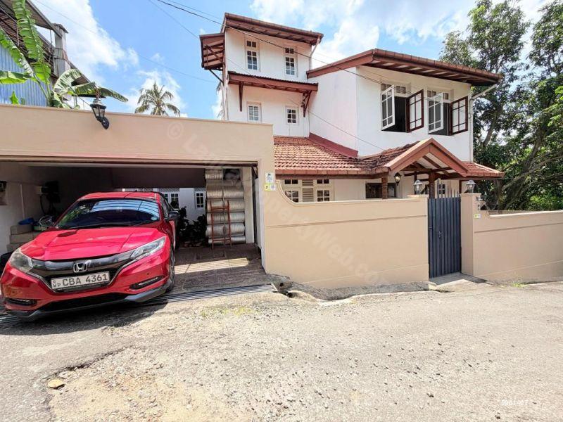 House for sale in Pita Kotte