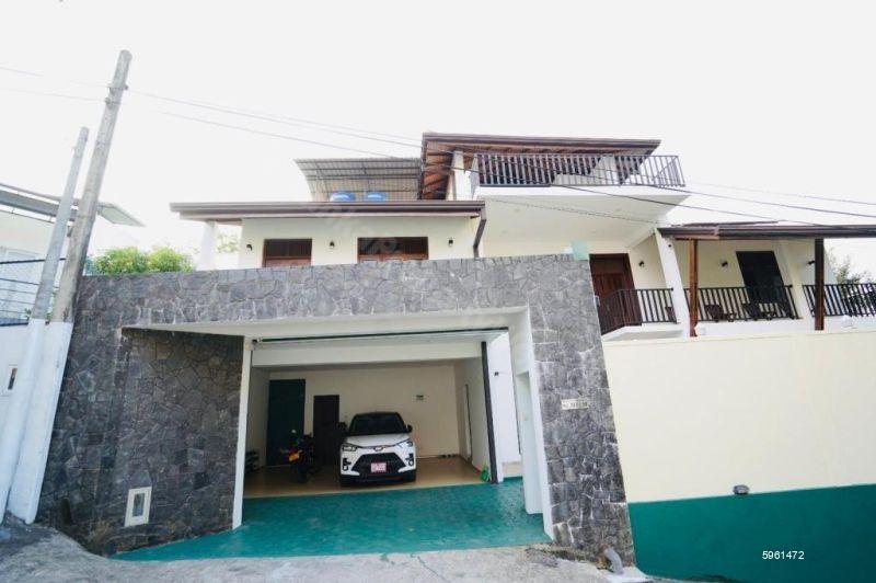 House for sale in Thalawathugoda