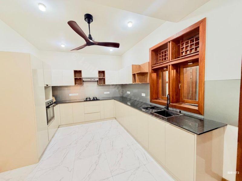 House for sale in Battaramulla
