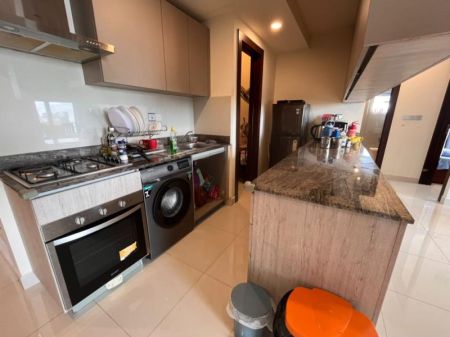Kitchen - FOR SALE: Superb Waterfront Aquaria 3 Bed Apartment