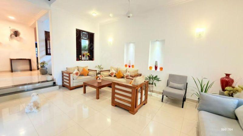 House for sale in Thalawathugoda