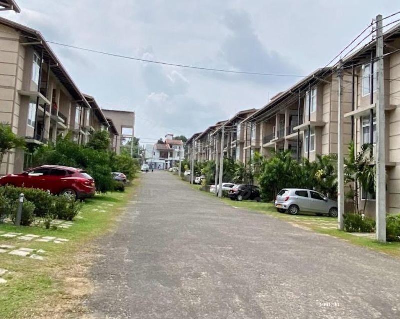 Apartment for sale in Thalawathugoda