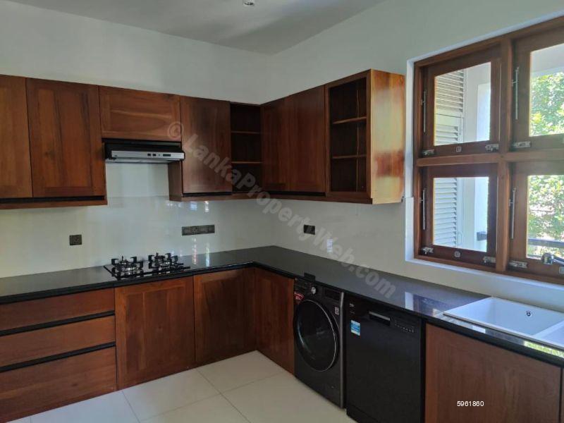 Apartment for rent in Colombo 6