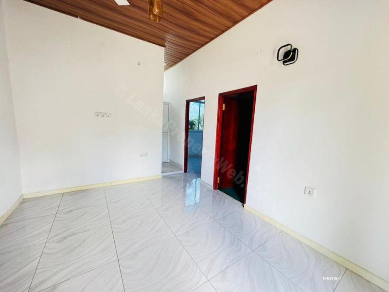 House for sale in Kadawatha