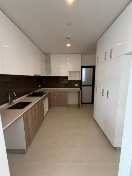 Kitchen - 🏢 Luxury 5-Bedroom Apartment for Sale – Capital TwinPeaks, Colombo 02