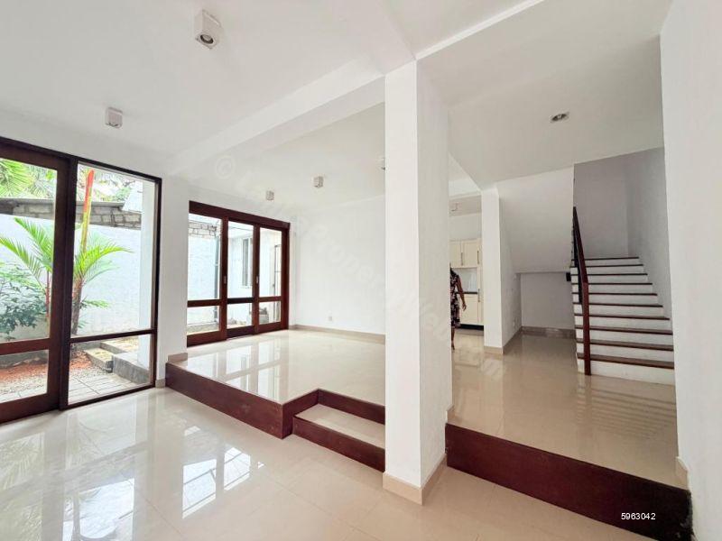 House for rent in Thalawathugoda