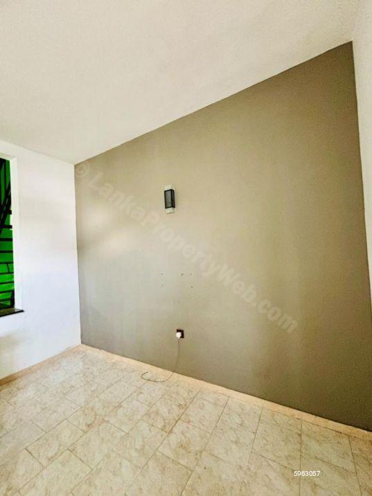 Bedroom - House for rent in Thalawathugoda