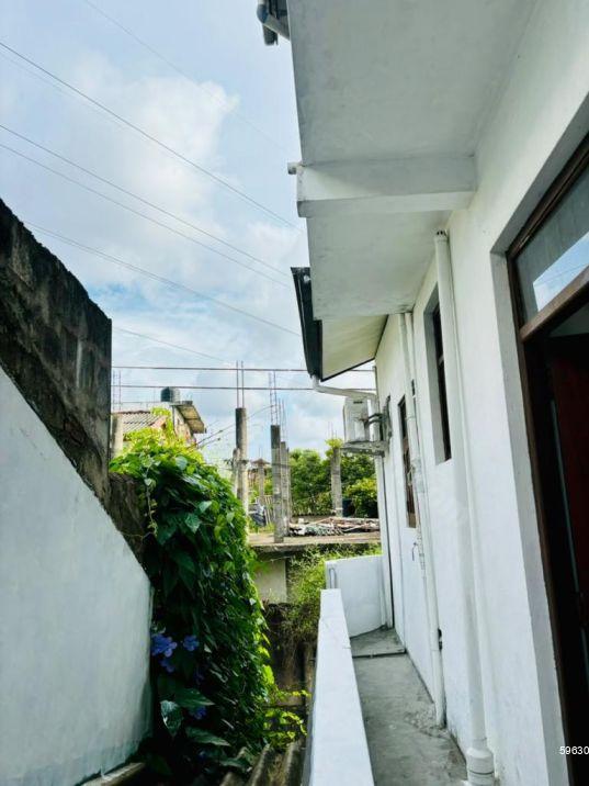 Exterior - House for rent in Thalawathugoda