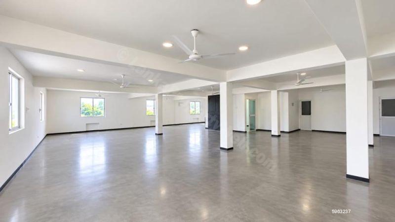 Commercial for rent in Colombo 6